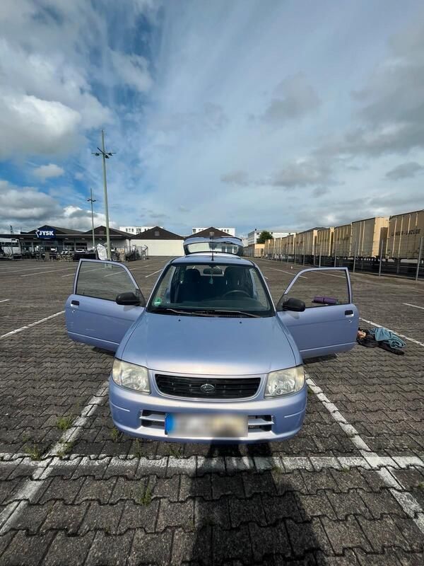 Violet Gebraucht 2003 Daihatsu Cuore Kleinwagen | 700 € - Bild 1/4