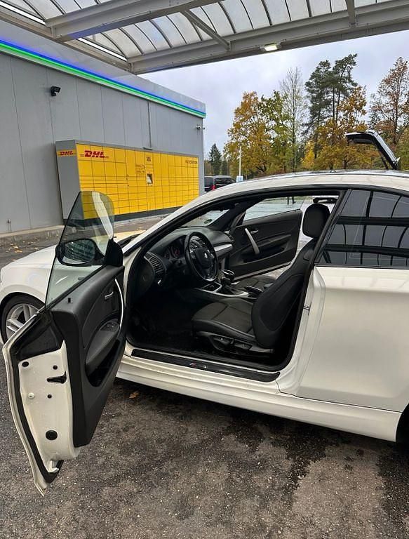 Gebraucht BMW 120 M Sport 177 PS (130 kW) 2012 Weiß Kleinwagen