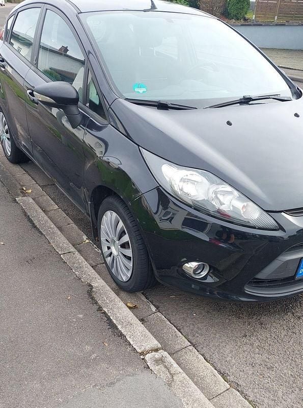 Schwarz Gebraucht 2012 Ford Fiesta Champions Edition Limousine | 2.100 € (Guter Preis) - Bild 1/4