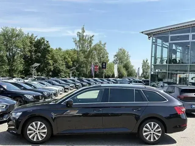 Gebraucht Skoda Superb Ambition 200 PS (147 kW) 2022 Schwarz Kombi