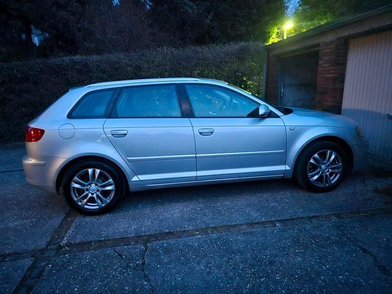 Silber Gebraucht 2006 Audi A3 Kleinwagen | 2.100 € (Superpreis) - Bild 1/4