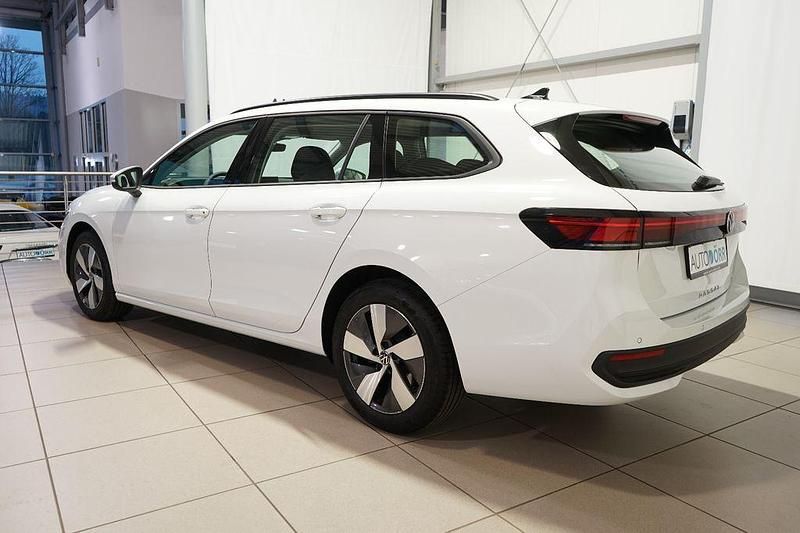 Używany VW Passat 150 KM (110 kW) 2024 Biały Kombi