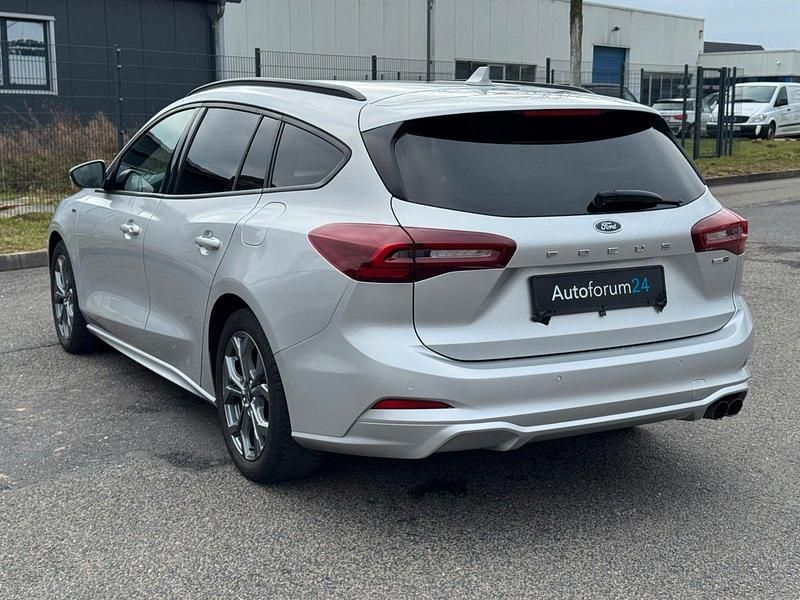 Gebraucht Ford Focus ST-Line 125 PS (91 kW) 2023 Silber Kombi