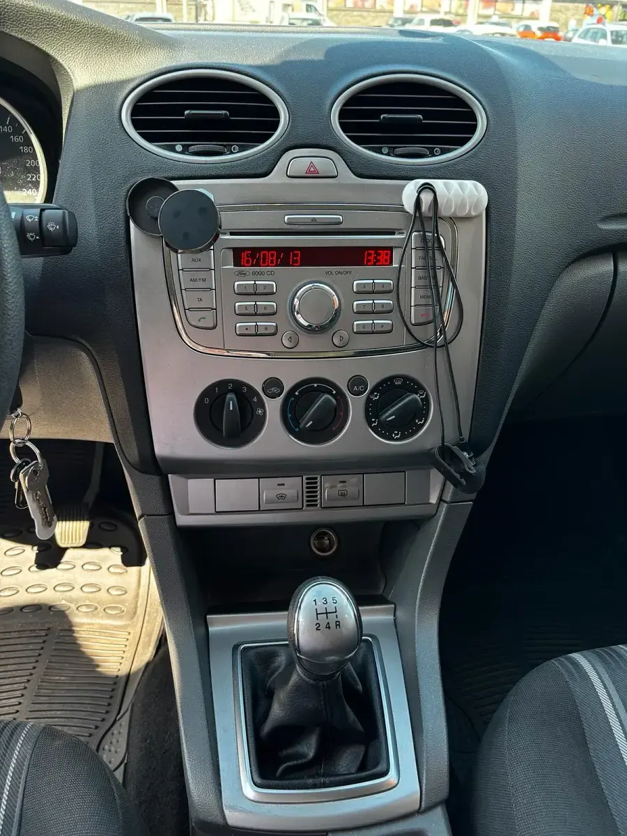 Gebraucht Ford Focus 101 PS (74 kW) 2008 Grau Kleinwagen