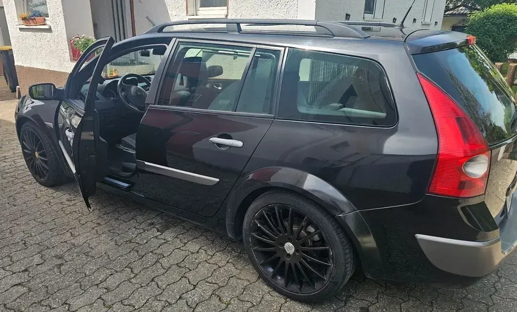 Gebraucht Renault Mégane 135 PS (99 kW) 2005 Schwarz Limousine