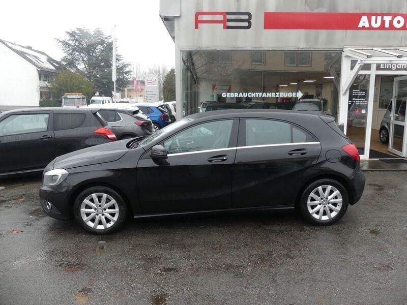 Schwarz Gebraucht 2013 Mercedes A200 Limousine | 14.990 € (Teuer) - Bild 1/4
