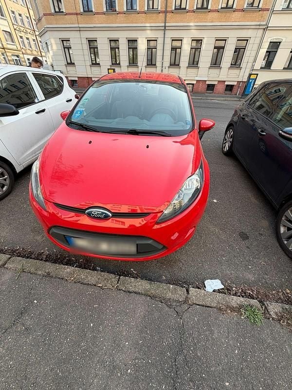 Gebraucht Ford Fiesta 60 PS (44 kW) 2010 Rot Kleinwagen