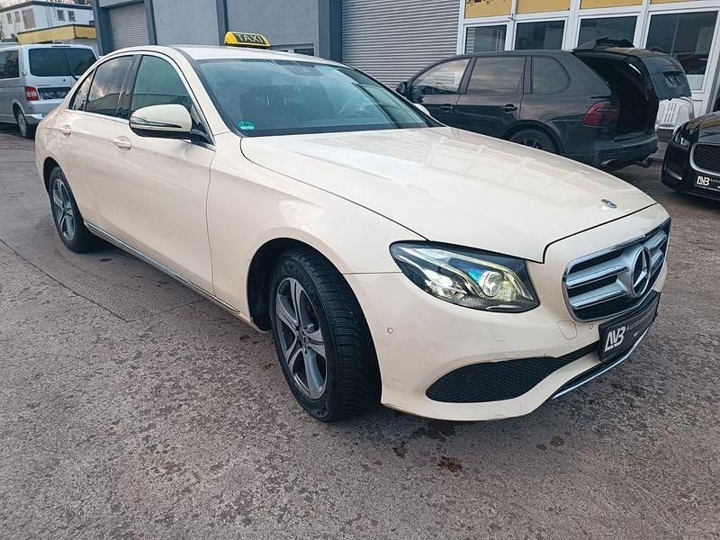 Gebraucht Mercedes E200 150 PS (110 kW) 2018 Beige Limousine