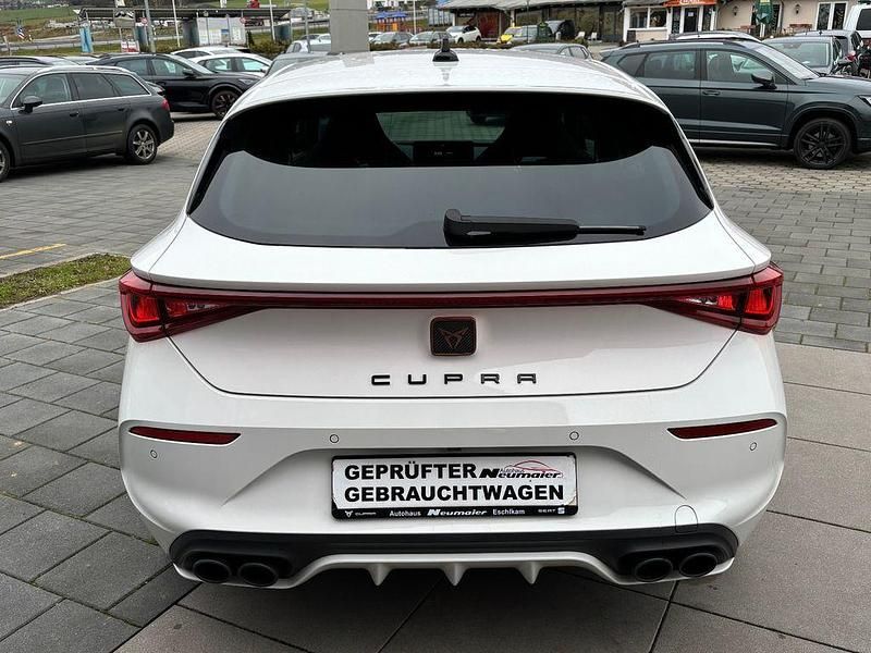 Gebraucht Cupra Leon VZ 300 PS (220 kW) 2023 Weiß Limousine