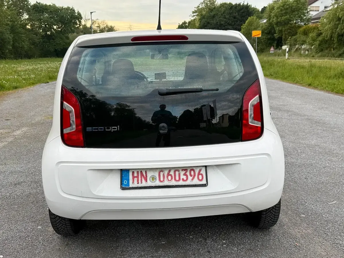 Second-hand VW up! 68 CP (50 kW) 2015 Alb Hatchback