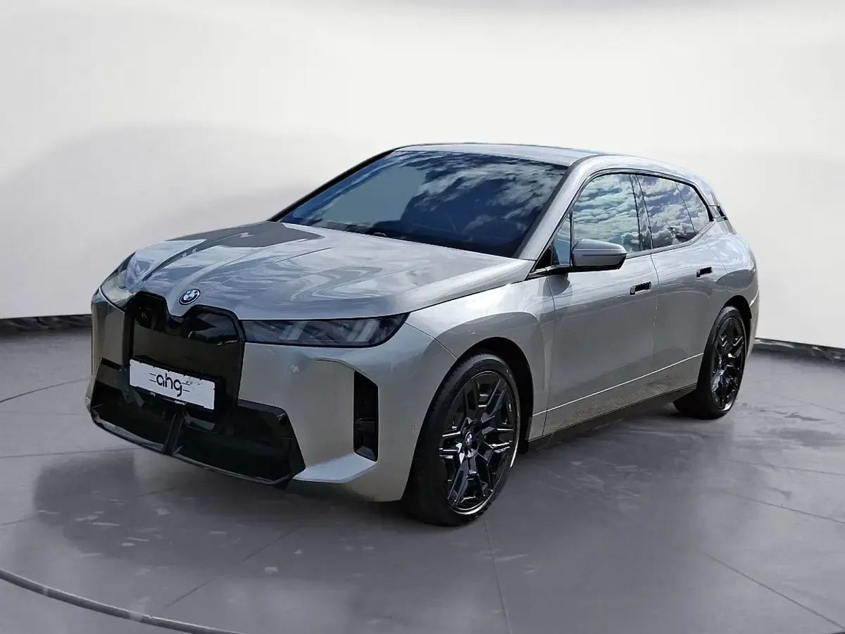 Neu BMW iX M Sport 300 kW (408 PS) 2026 Silber SUV