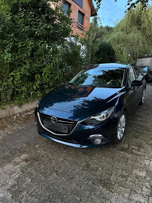 Gebraucht Mazda 3 120 PS (88 kW) 2016 Blau Kleinwagen