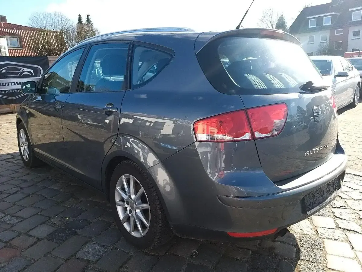 Gebraucht Seat Altea XL Stylance 160 PS (117 kW) 2013 Grau Van / Kleinbus