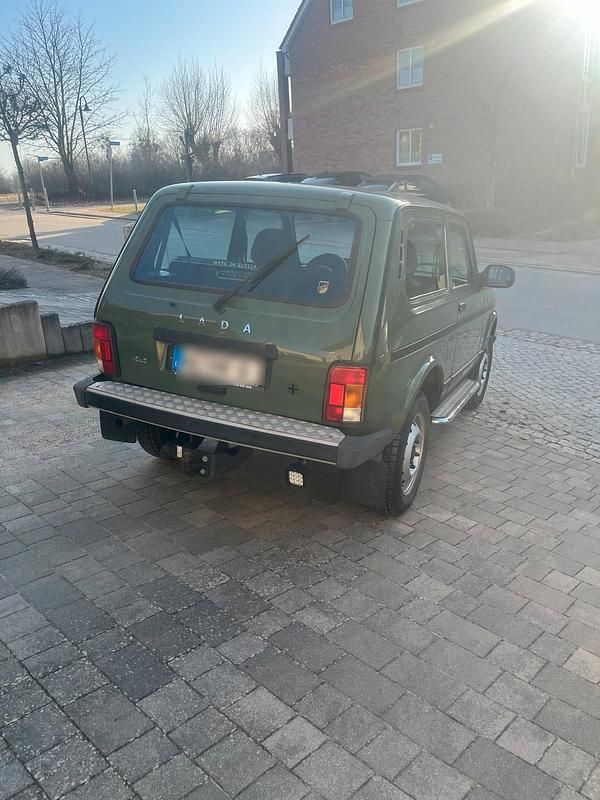 Gebraucht Lada niva 83 PS (61 kW) 2016 Grün SUV