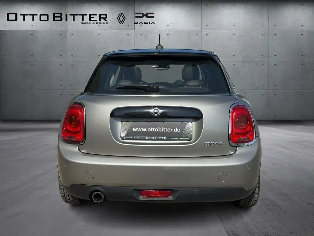 Usado Mini Cooper Chili 136 CV (100 kW) 2017 Plateado Utilitario