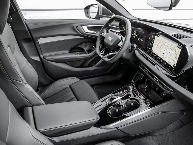 Gebraucht Audi A5 S-Line 204 PS (150 kW) 2025 Firmamentblau metallic Kombi