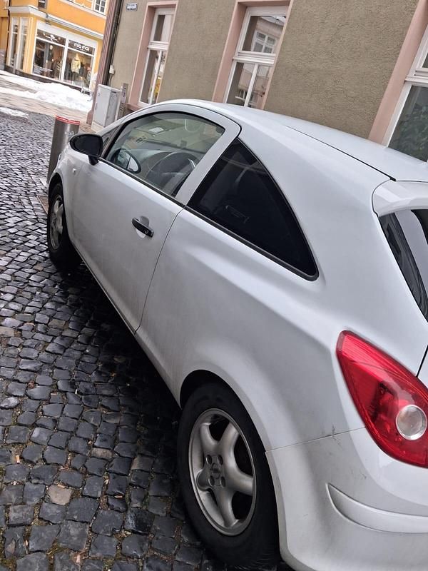 Gebraucht Opel Corsa 60 PS (44 kW) 2009 Weiß Kleinwagen