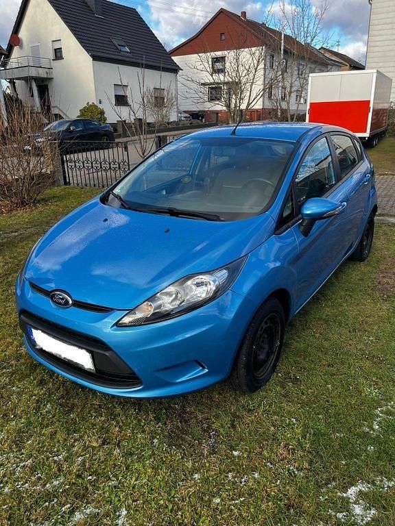 Blau Gebraucht 2012 Ford Fiesta Trend Limousine | 3.000 € (Fairer Preis) - Bild 1/4