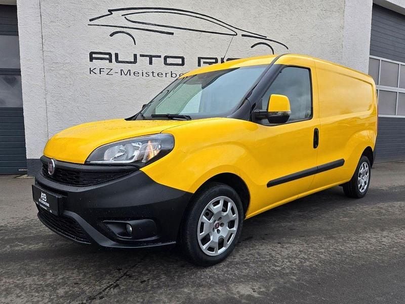 Gebraucht Fiat Doblò 120 PS (88 kW) 2018 Gelb Van / Kleinbus