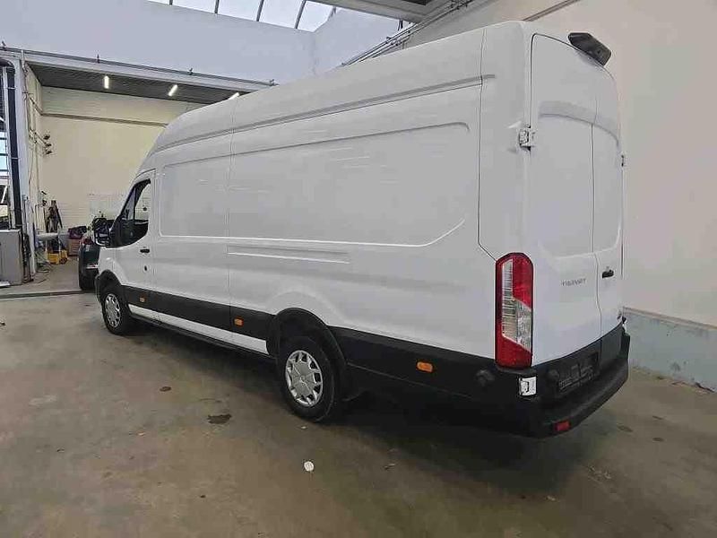 Gebraucht Ford Transit Trend 131 PS (96 kW) 2021 Weiß Limousine