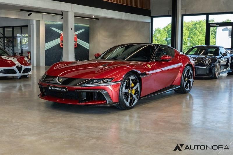 Rosso imola Neu 2025 Ferrari 12Cilindri Coupé | 515.900 € - Bild 1/4