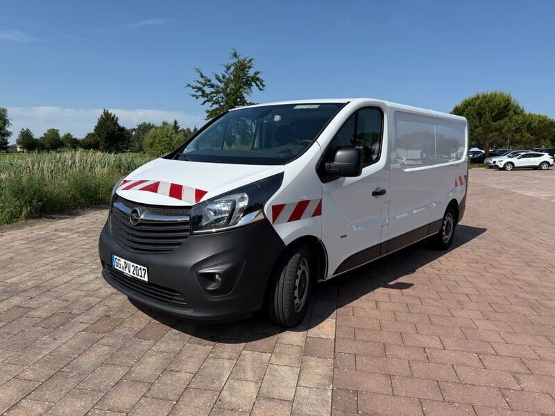 Weiß Gebraucht 2016 Opel Vivaro Van | 13.750 € (Guter Preis) - Bild 1/4