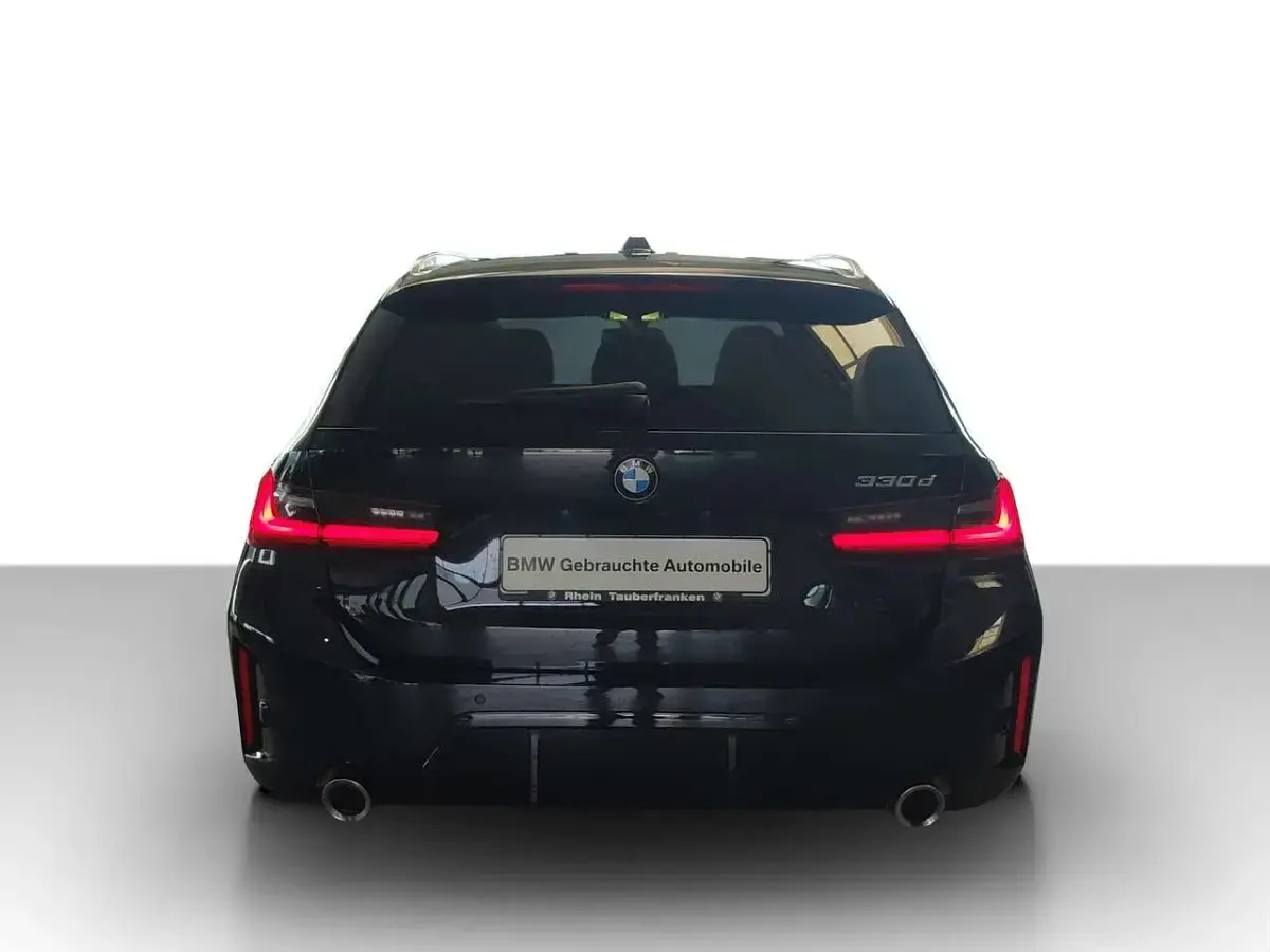 Gebraucht BMW 330 M Sport 286 PS (210 kW) 2023 Schwarz Limousine
