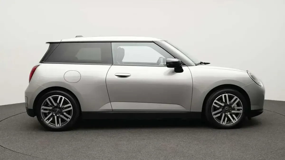 Gebraucht Mini Cooper SE Classic 160 kW (218 PS) 2025 Grau Kleinwagen