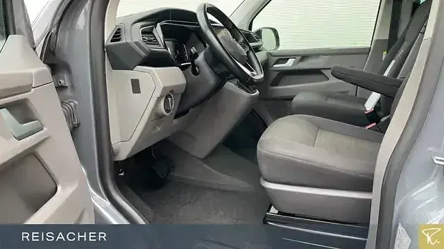 Gebraucht VW Caravelle Trendline 204 PS (150 kW) 2022 Grau Van