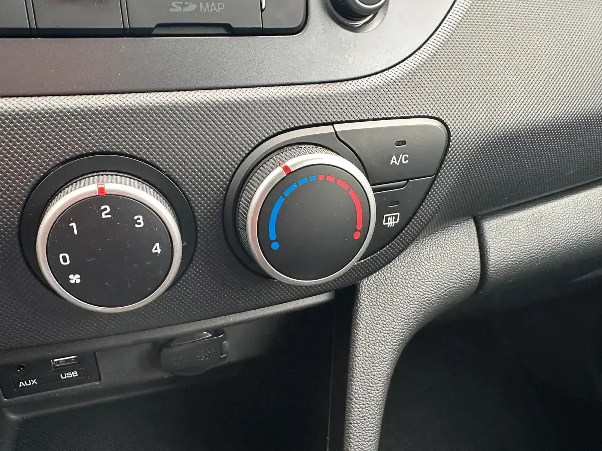 Gebraucht Hyundai i10 Passion Plus 67 PS (49 kW) 2018 Blau Kleinwagen