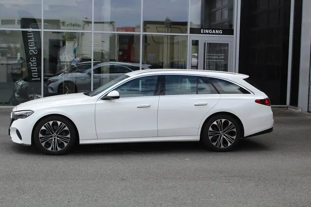 Gebraucht Mercedes E220 Avantgarde 197 PS (144 kW) 2025 Weiß Kombi