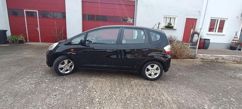 Gebraucht Honda Jazz Trend 90 PS (66 kW) 2010 Schwarz Kleinwagen