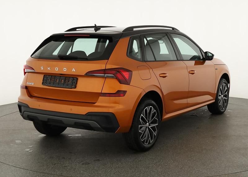 Phoenix orange metallic phoenix orange metallic Gebraucht 2024 Skoda Kamiq Selection SUV | 22.115 € (Fairer Preis) - Bild 1/4