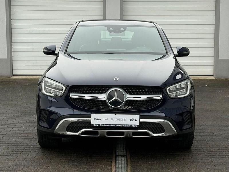 Gebraucht Mercedes GLC300 245 PS (180 kW) 2022 Blau Coupé