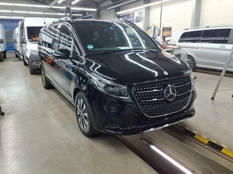 Gebraucht Mercedes V300 237 PS (174 kW) 2025 Obsidianschwarz Van / Kleinbus