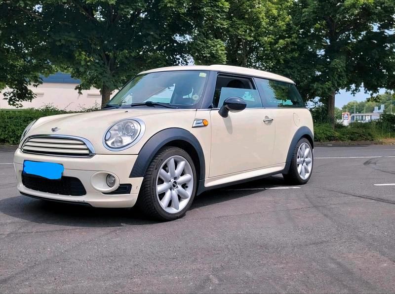 Weiß Gebraucht 2009 Mini One Clubman Kombi | 3.500 € - Bild 1/4