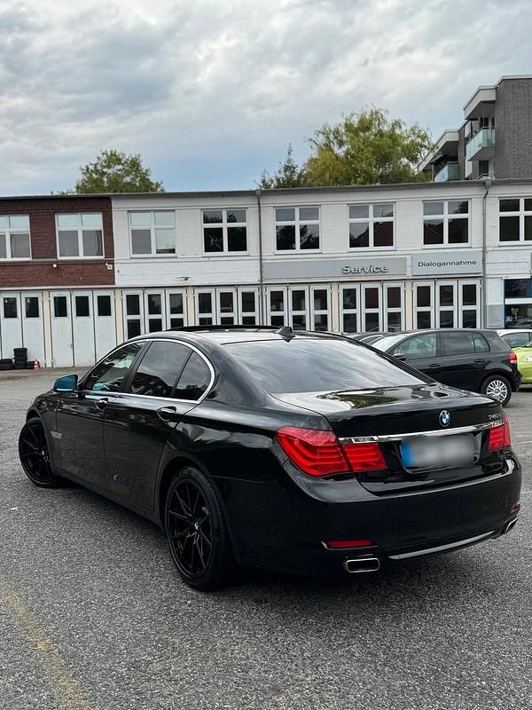 Gebraucht BMW 740 306 PS (225 kW) 2011 Limousine