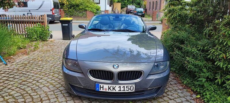 Grau Gebraucht 2008 BMW Z4 Sport Line Cabrio | 12.900 € (Fairer Preis) - Bild 1/4