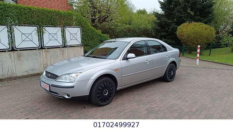 Gebraucht Ford Mondeo Ghia 125 PS (91 kW) 2001 Silber Limousine
