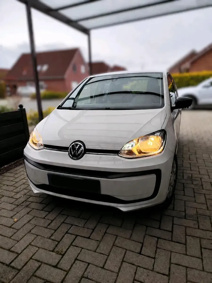 Używany VW up! 60 KM (44 kW) 2019 Biały Hatchback