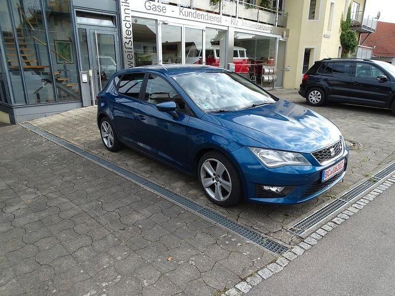 Blau Gebraucht 2014 Seat Leon FR Limousine | 7.700 € (Guter Preis) - Bild 1/4