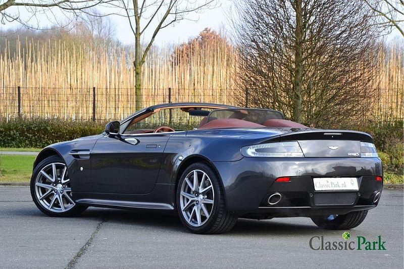 Gebraucht Aston Martin V8 Vantage 436 PS (320 kW) 2013 Grau Cabrio
