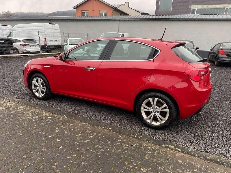 Gebraucht Alfa Romeo Giulietta Turismo 170 PS (125 kW) 2016 Colore esterno (rosso alfa) Kleinwagen