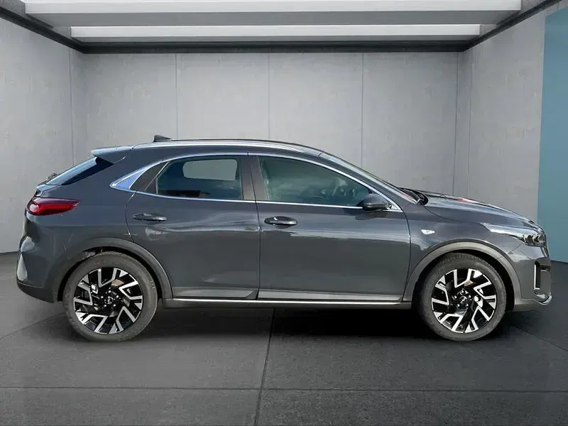 Neu Kia XCeed 150 PS (110 kW) 2026 Grau SUV