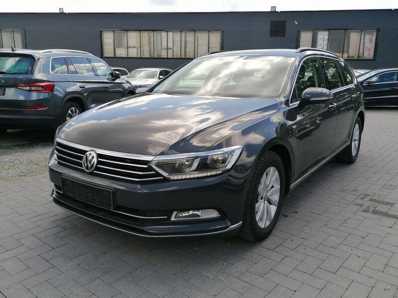 Grau Gebraucht 2019 VW Passat Comfortline Kombi | 9.990 € (Superpreis) - Bild 1/4