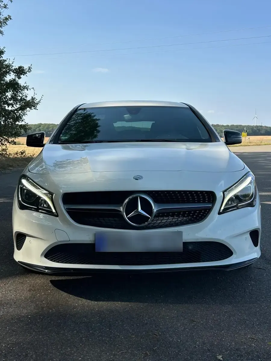Gebraucht Mercedes CLA200 Shooting Brake 156 PS (114 kW) 2016 Weiß Kombi