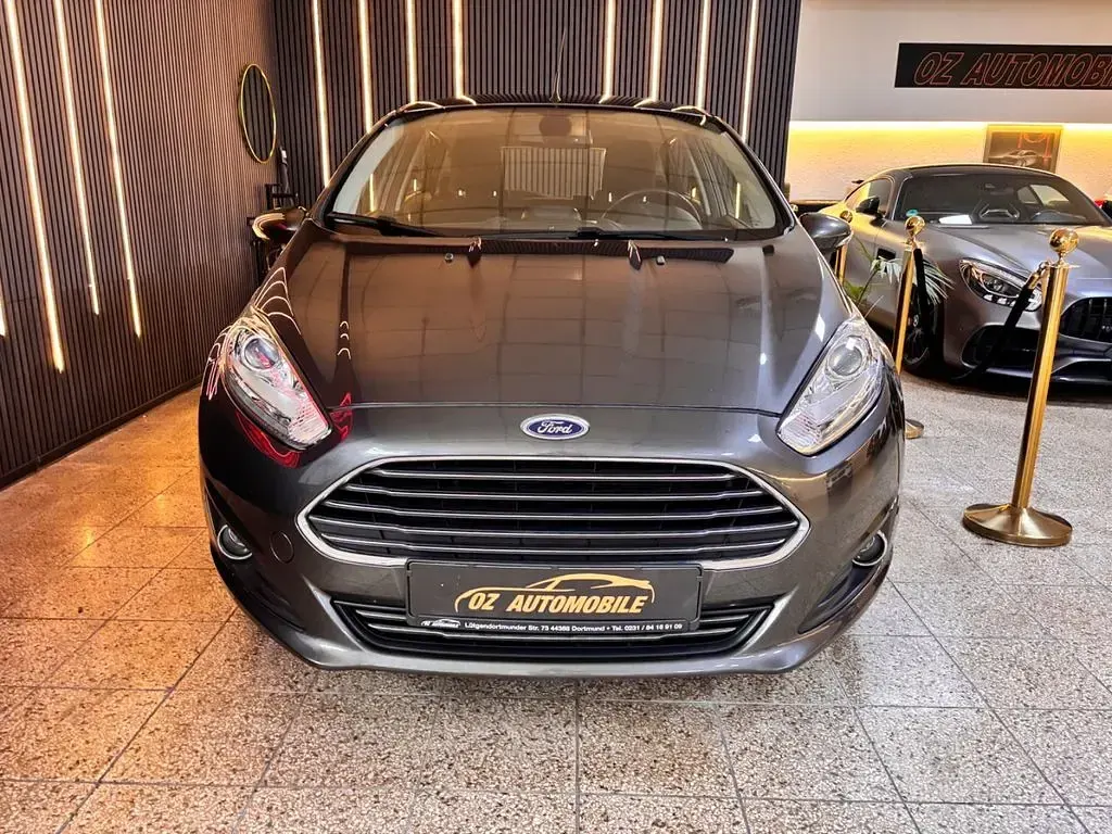 Gebraucht Ford Fiesta Titanium 82 PS (60 kW) 2016 Grau Kleinwagen
