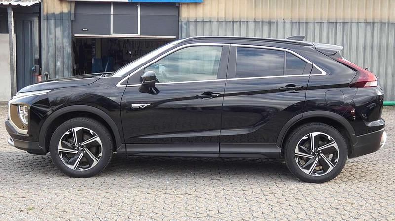 Używany Mitsubishi Eclipse Cross Plus 188 KM (138 kW) 2022 Czarny SUV