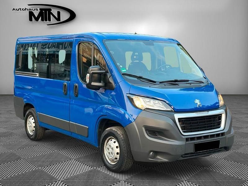 Blau Gebraucht 2016 Peugeot Boxer Van | 13.990 € (Etwas zu teuer) - Bild 1/4