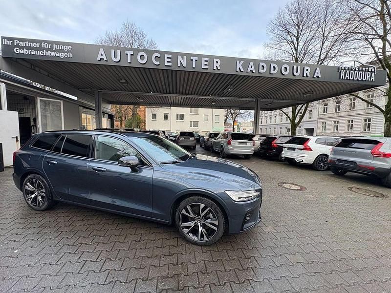 Gebraucht Volvo V60 Plus 197 PS (144 kW) 2025 Blau Kombi